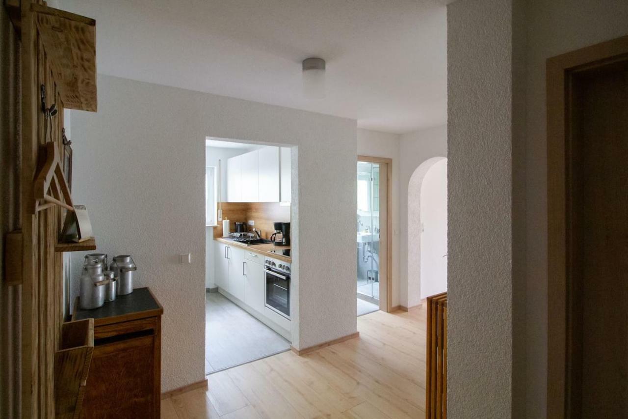 Schoene Und Helle Ferienwohnung In Pfaffenweiler 빌린겐슈베닝겐 외부 사진