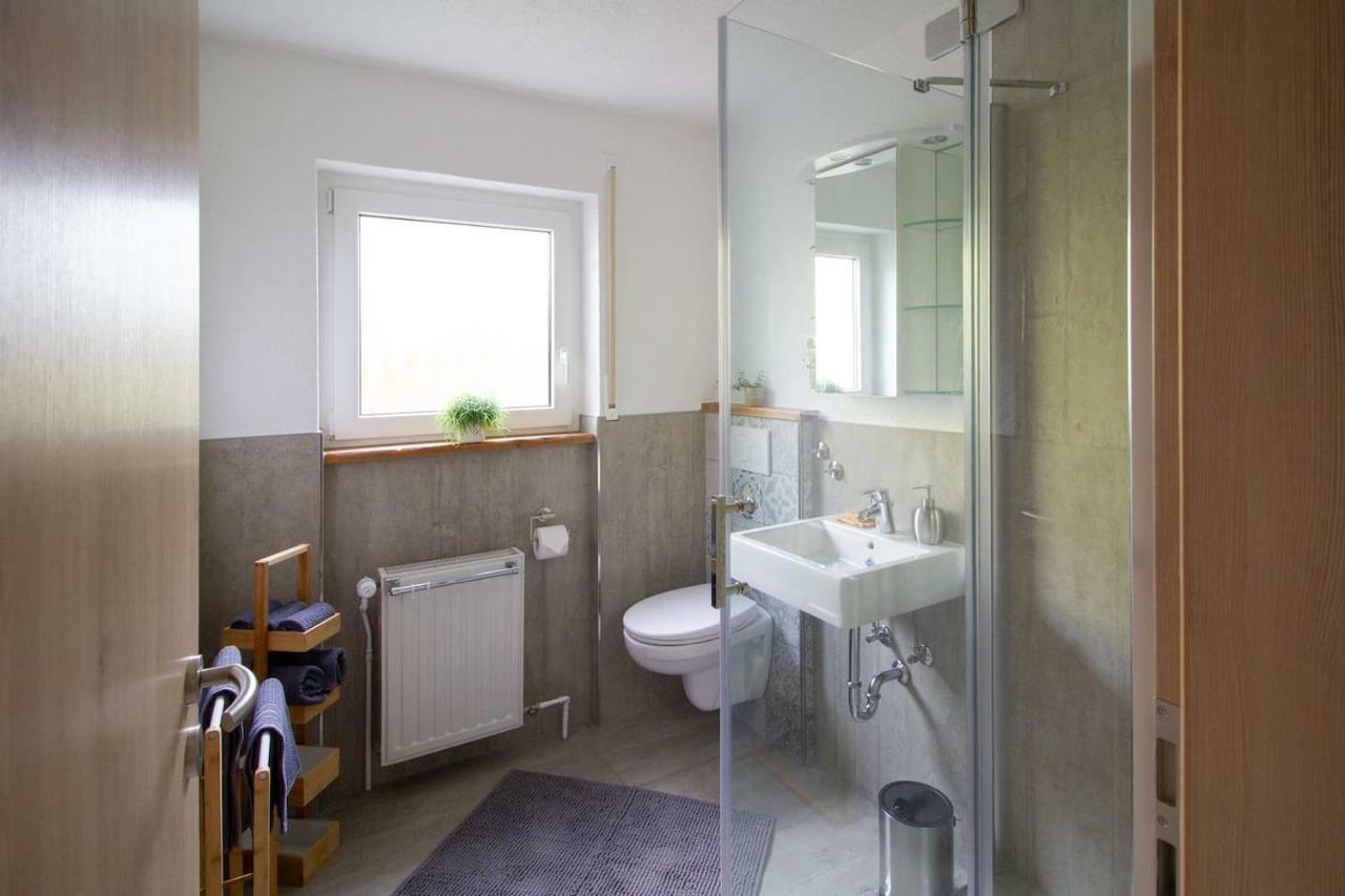 Schoene Und Helle Ferienwohnung In Pfaffenweiler 빌린겐슈베닝겐 외부 사진